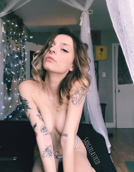 Sadgirlastridsfree
