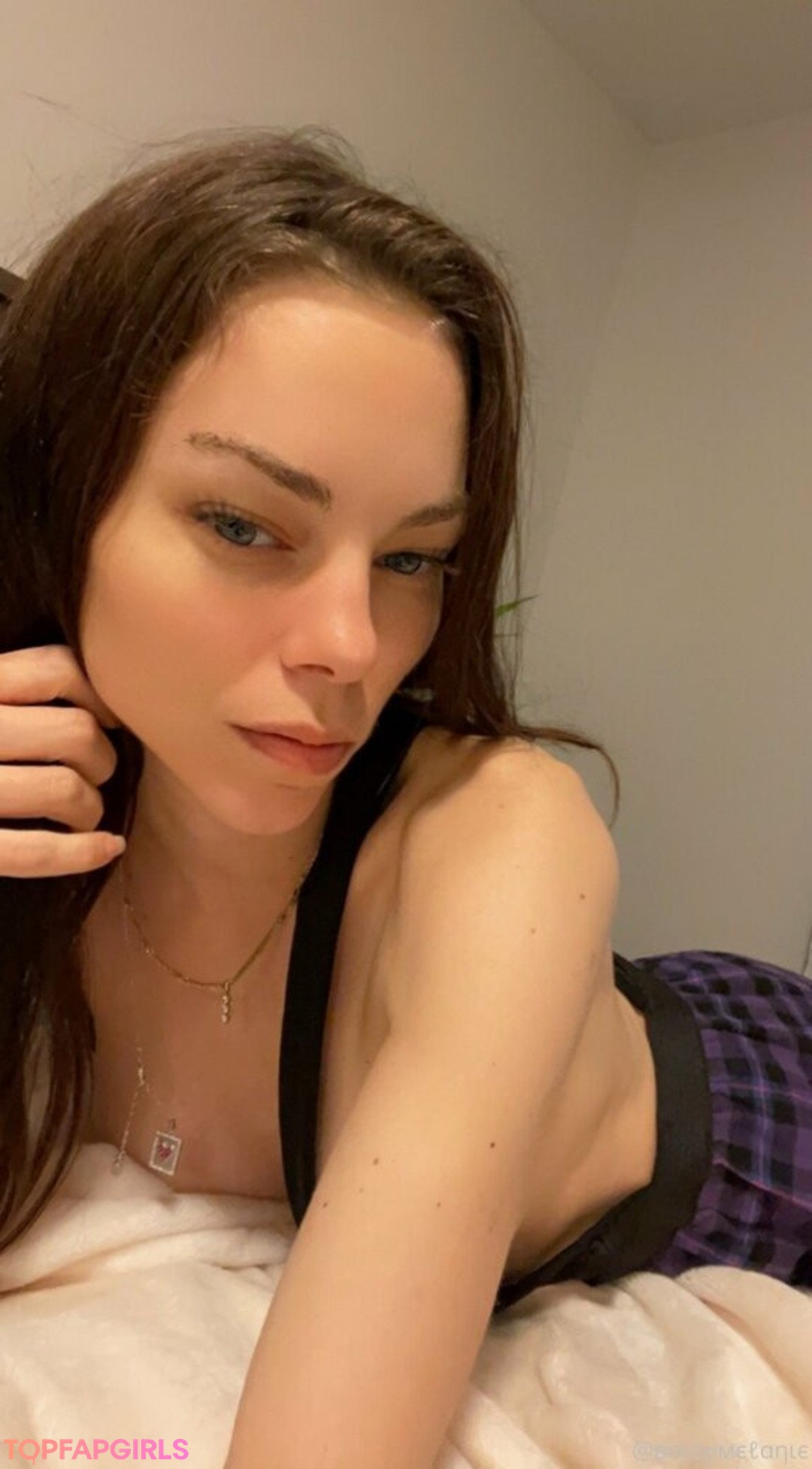 Photo nue de fuite OnlyFans de Bellapetitewifey #50 Photo nue de fuite OnlyFans de Bellapetitewifey #50