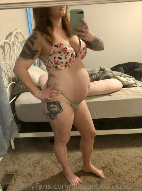 Photo nue de fuite OnlyFans de Preggosauruspeach