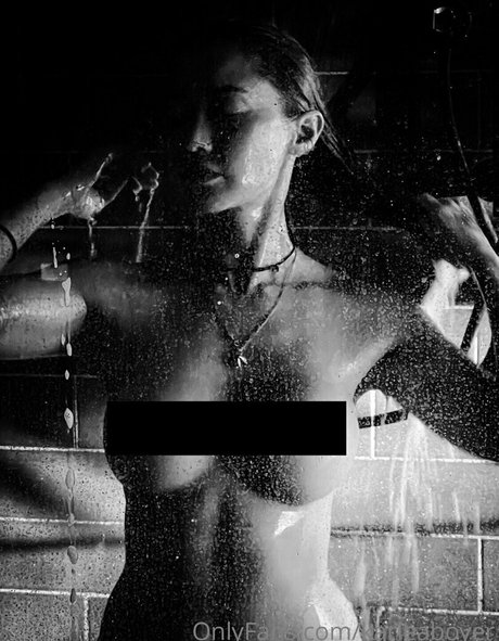 Photo nue de fuite OnlyFans de Karleaxoxo