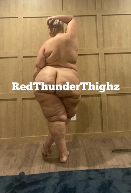 Photo nue de fuite OnlyFans de Redthunderthighz