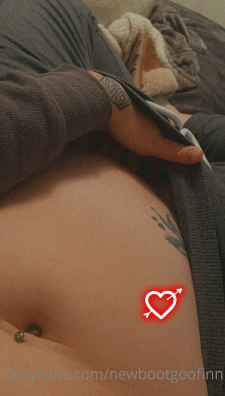 Photo nue de fuite OnlyFans de Newbootgoofinn