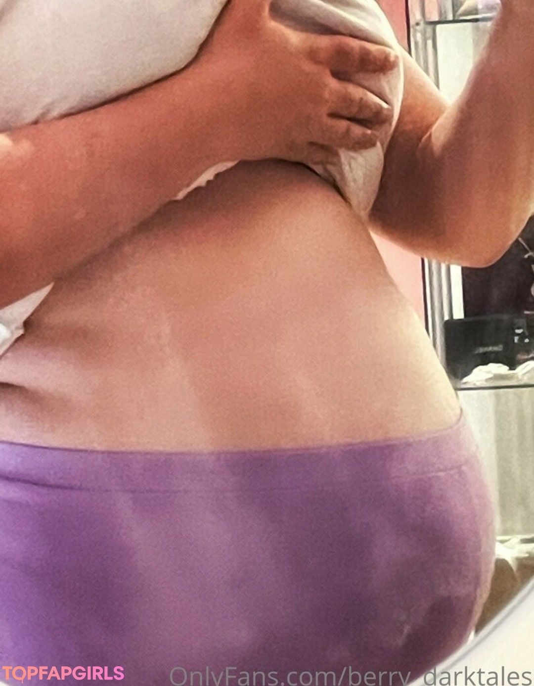 Photo nue de fuite OnlyFans de Berrydarktales #17 Photo nue de fuite OnlyFans de Berrydarktales #17