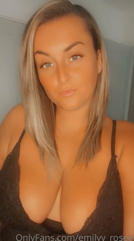 Emilyy_rosee