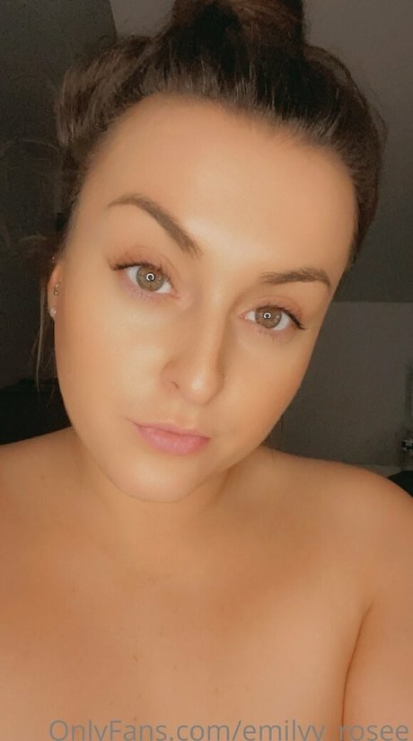 Emilyy_rosee