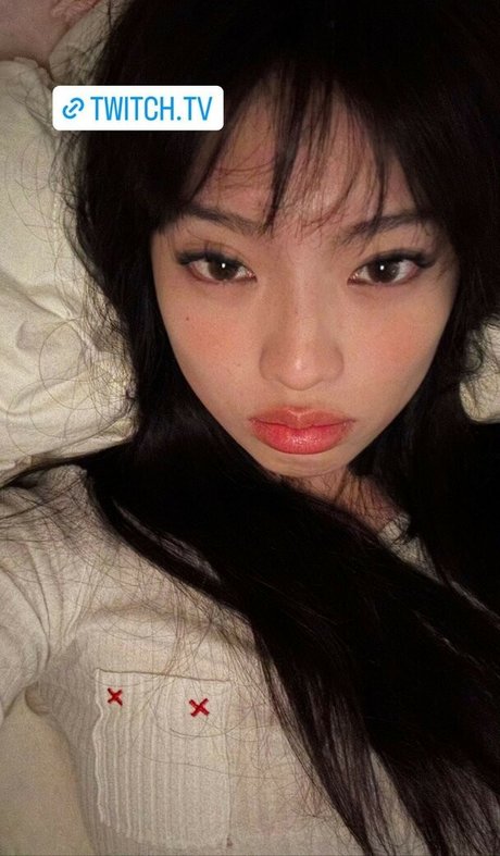 Photo nue de fuite OnlyFans de Yujin