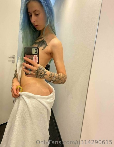 Photo nue de fuite OnlyFans de Magicfairygirl