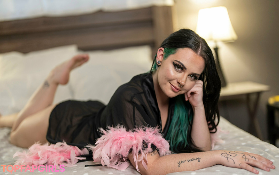 Photo nue de fuite OnlyFans de Themarianacross #64 Photo nue de fuite OnlyFans de Themarianacross #64