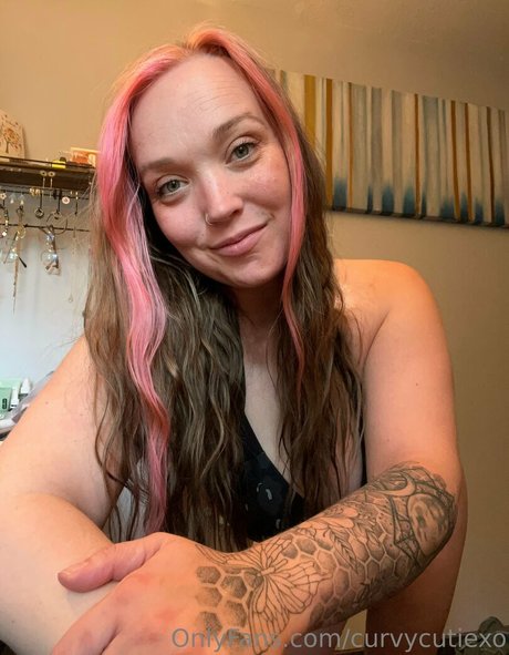Curvycutiexo