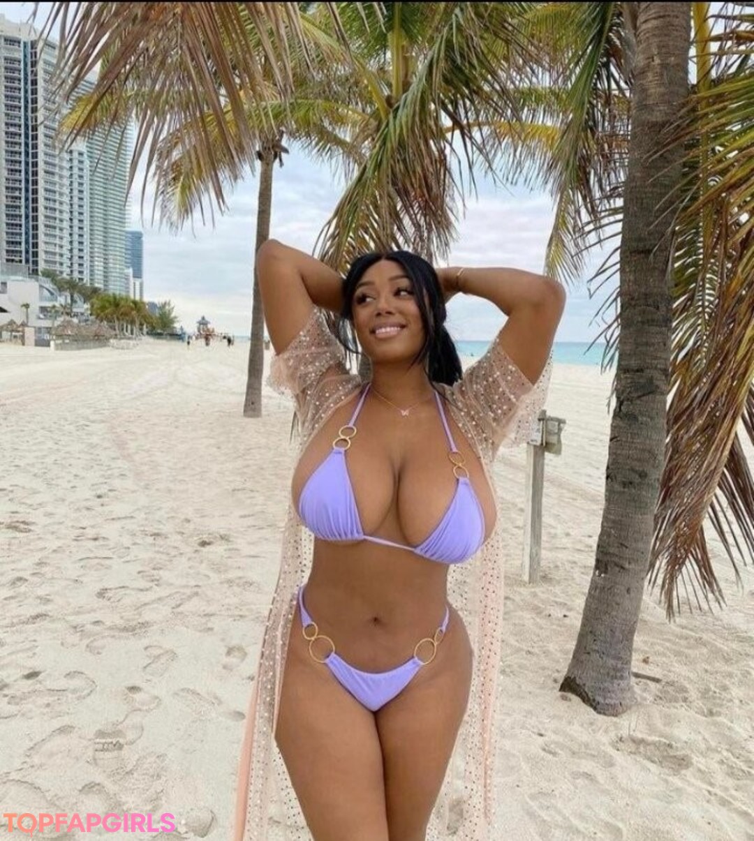 Photo nue de fuite OnlyFans de Vivi Panamera #51 Photo nue de fuite OnlyFans de Vivi Panamera #51