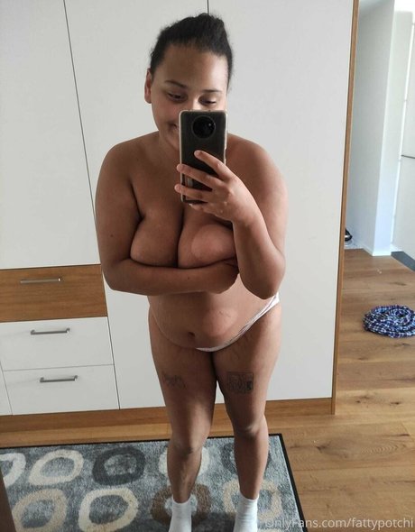 Photo nue de fuite OnlyFans de Fattypotchi