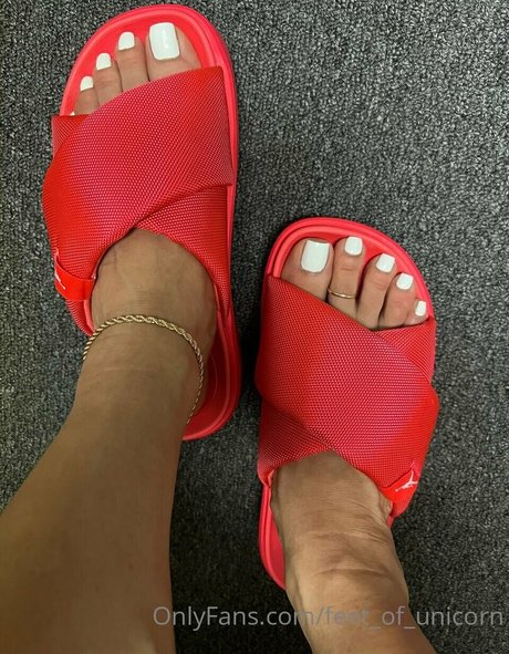 Feet_of_unicorn