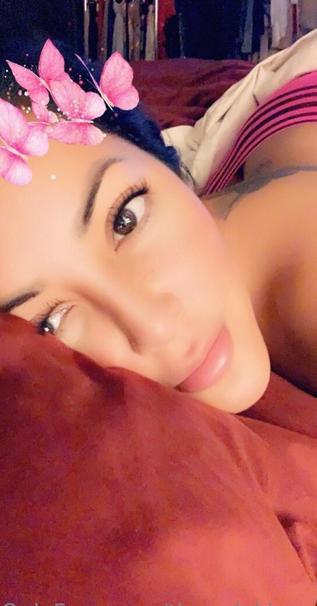 Photo nue de fuite OnlyFans de Theonlykiaramiaxxx