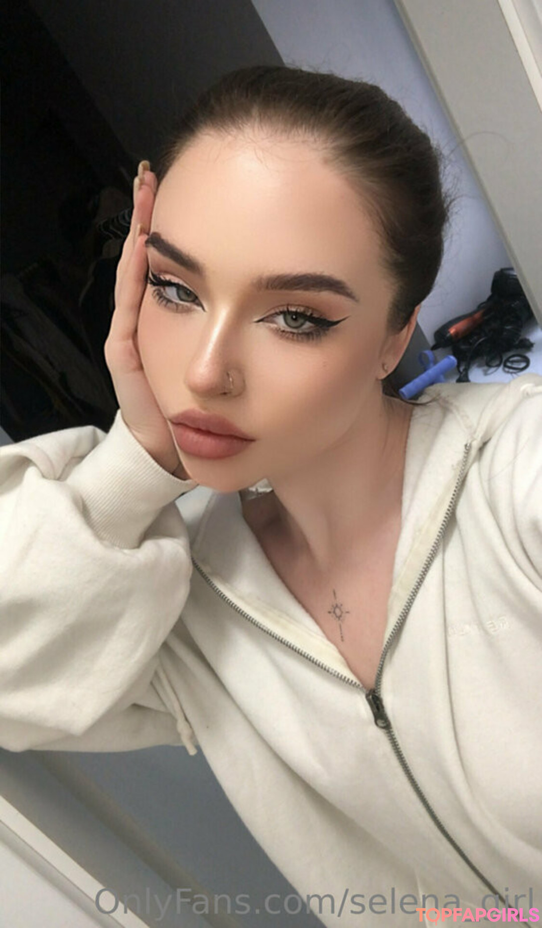 Photo nue de fuite OnlyFans de Selenagirl #19 Photo nue de fuite OnlyFans de Selenagirl #19