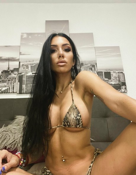 Photo nue de fuite OnlyFans de Silviasiciliaxxx