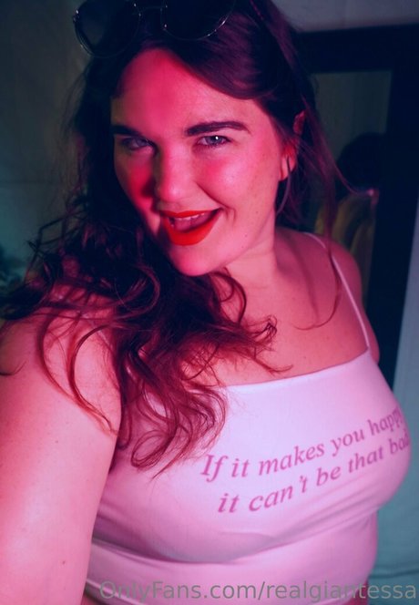 Photo nue de fuite OnlyFans de Realgiantessa