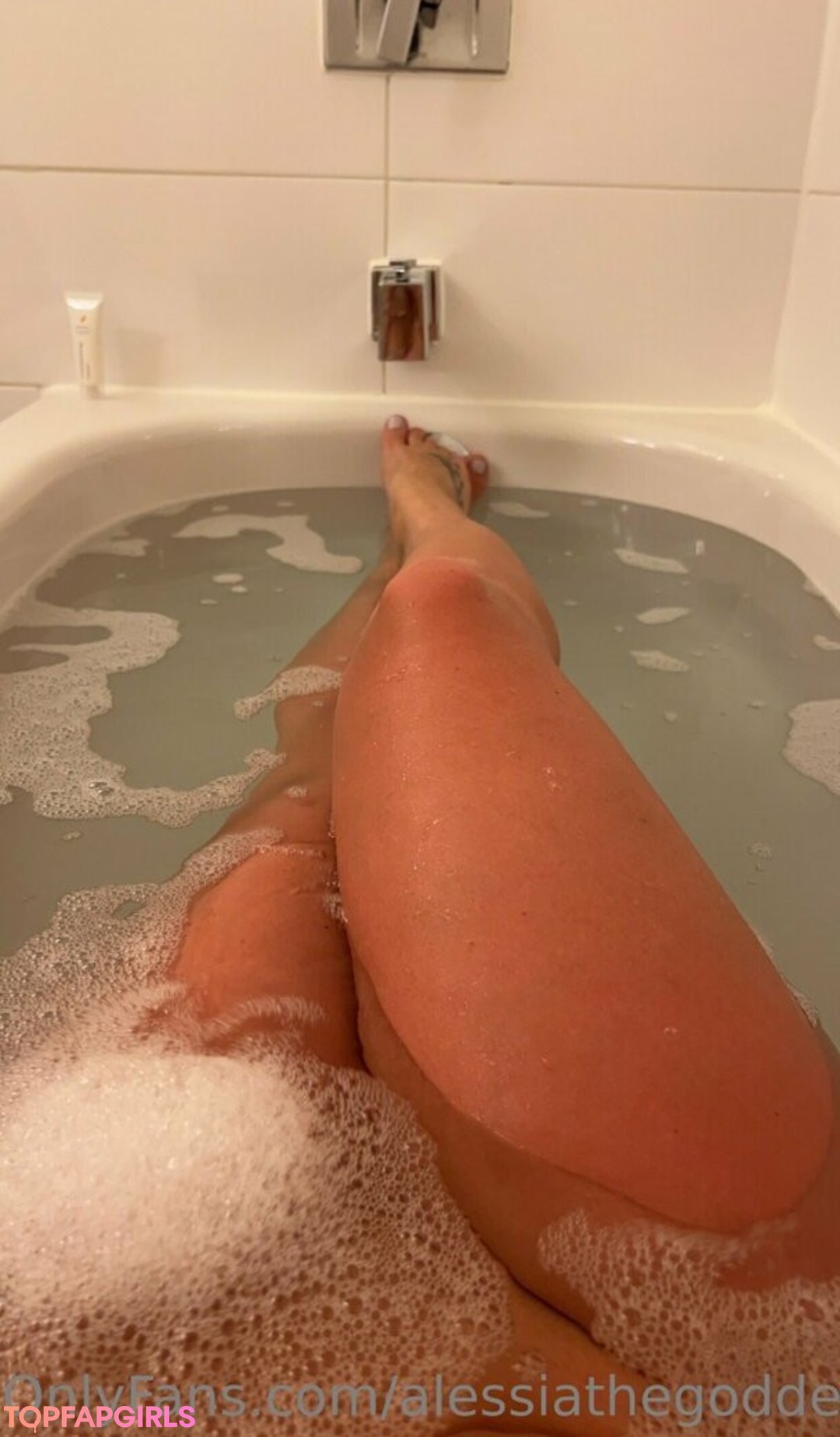 Photo nue de fuite OnlyFans de Alessiathegoddess #9 Photo nue de fuite OnlyFans de Alessiathegoddess #9