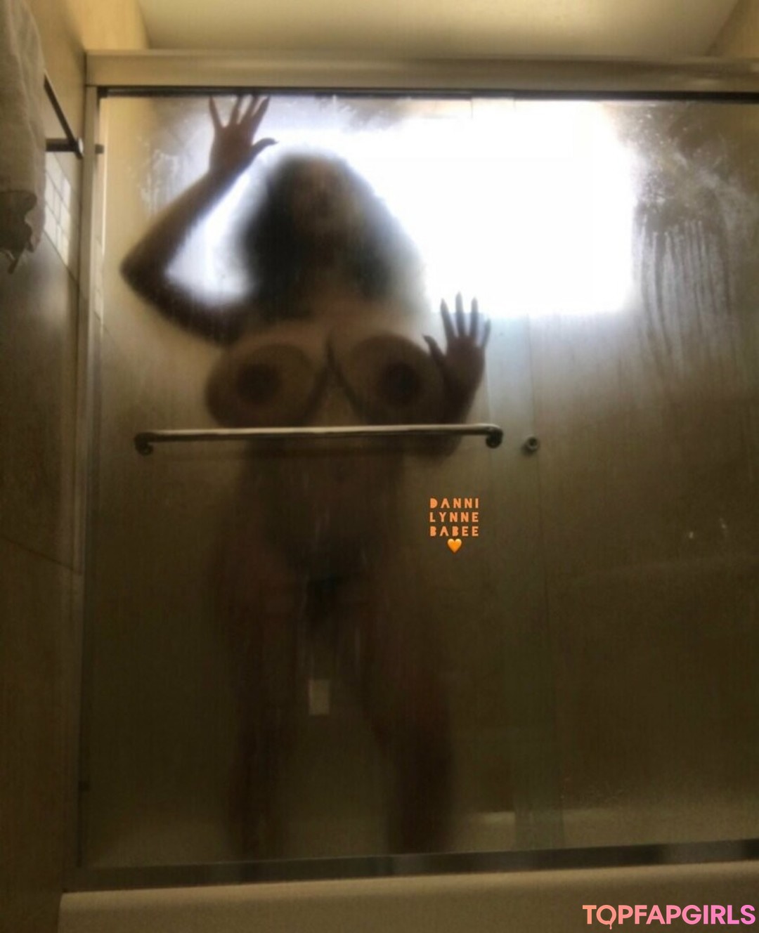 Photo nue de fuite OnlyFans de Lovedannilynnee #24 Photo nue de fuite OnlyFans de Lovedannilynnee #24