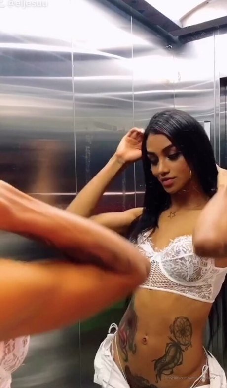 Photo nue de fuite OnlyFans de Laura Saenz