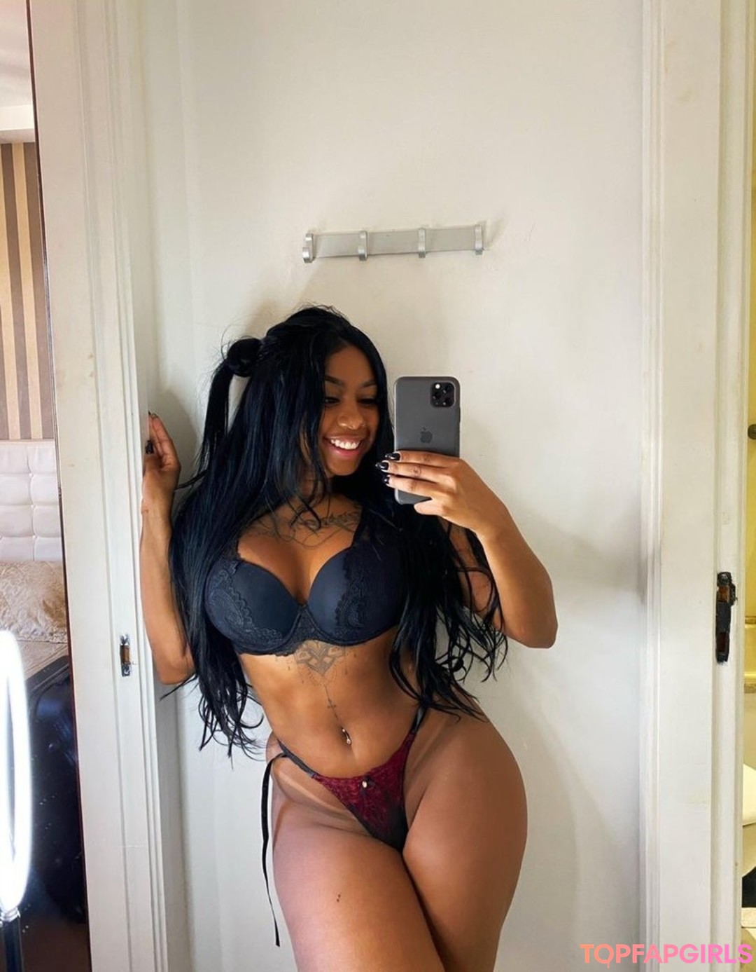 Photo nue de fuite OnlyFans de Karoline Coutinho #21 Photo nue de fuite OnlyFans de Karoline Coutinho #21