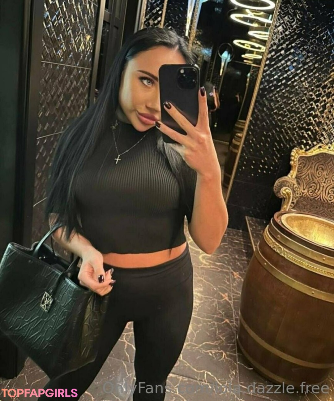 Photo nue de fuite OnlyFans de Loladazzlefree #18 Photo nue de fuite OnlyFans de Loladazzlefree #18