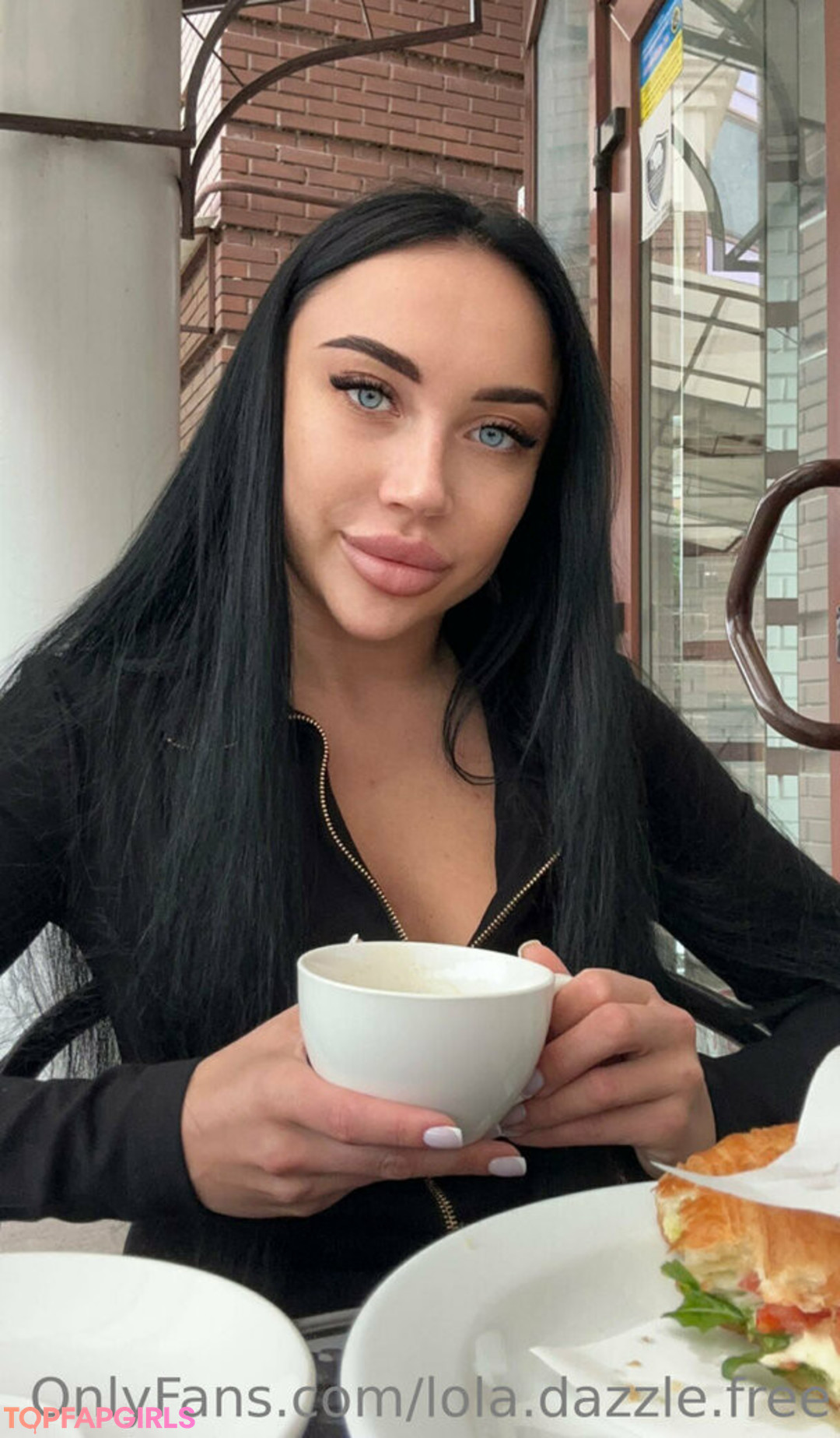 Photo nue de fuite OnlyFans de Loladazzlefree #20 Photo nue de fuite OnlyFans de Loladazzlefree #20