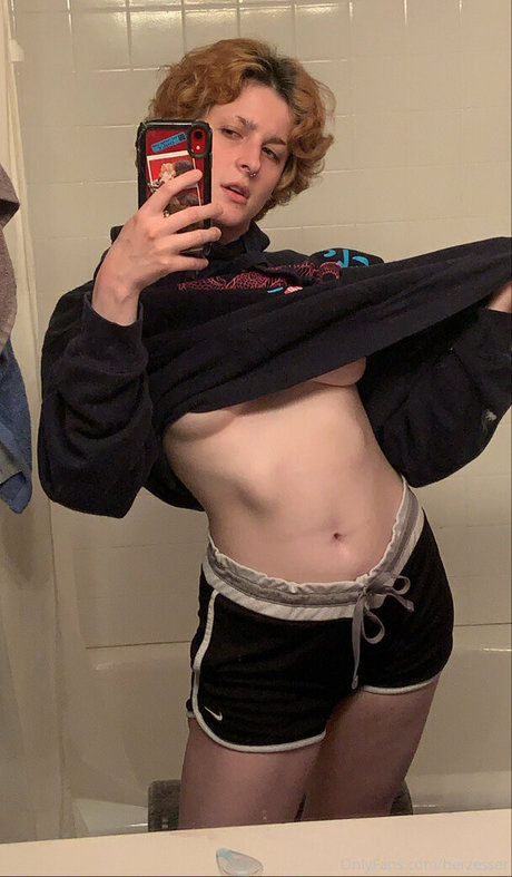 Photo nue de fuite OnlyFans de Herzesser