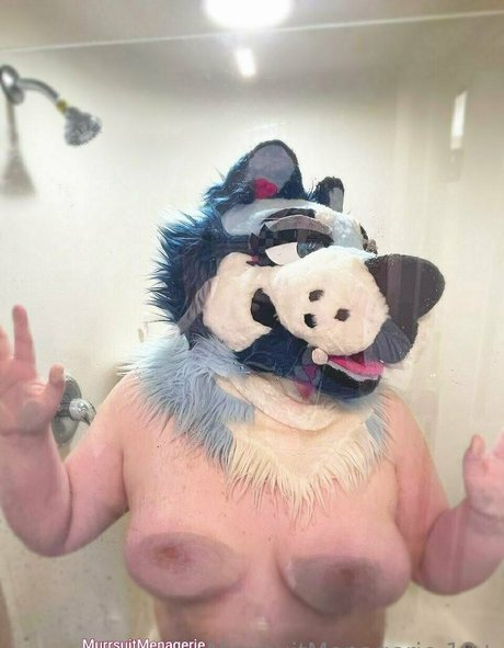 Photo nue de fuite OnlyFans de Murrsuitmenagerie