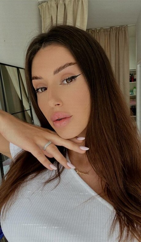 Photo nue de fuite OnlyFans de Adalline
