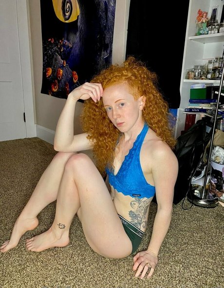 Thatredheadedgirl6