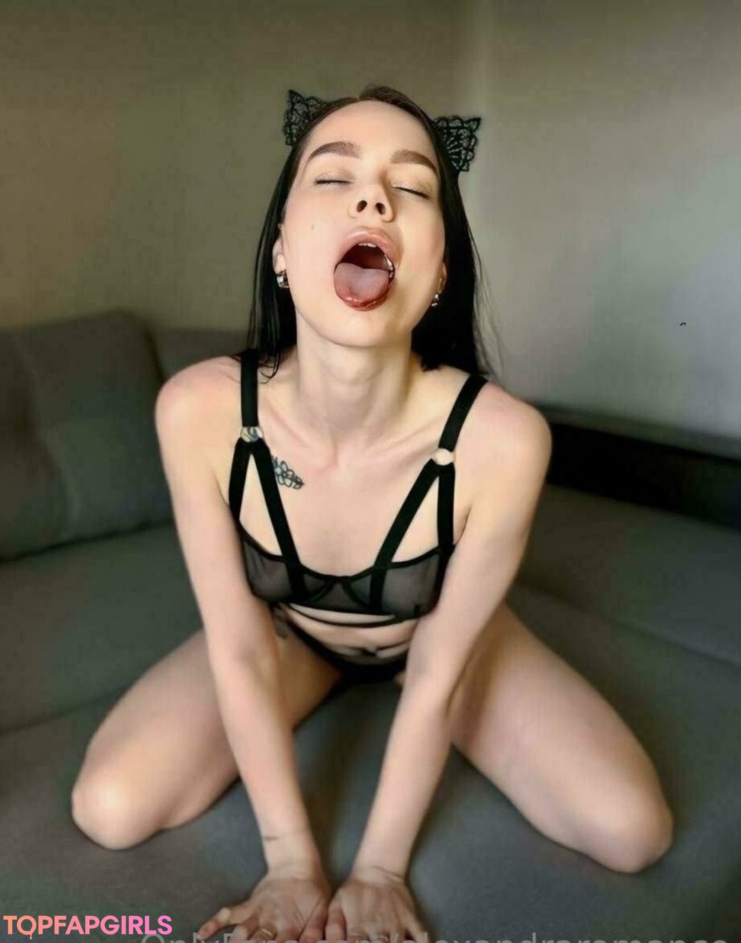 Photo nue de fuite OnlyFans de Alexandraromance #159 Photo nue de fuite OnlyFans de Alexandraromance #159