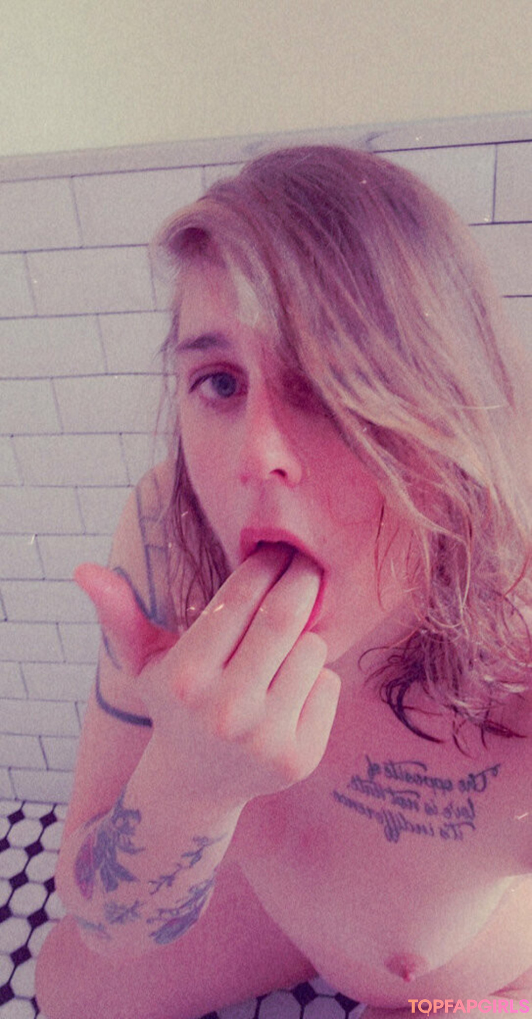 Photo nue de fuite OnlyFans de Brainwashedpet #82 Photo nue de fuite OnlyFans de Brainwashedpet #82