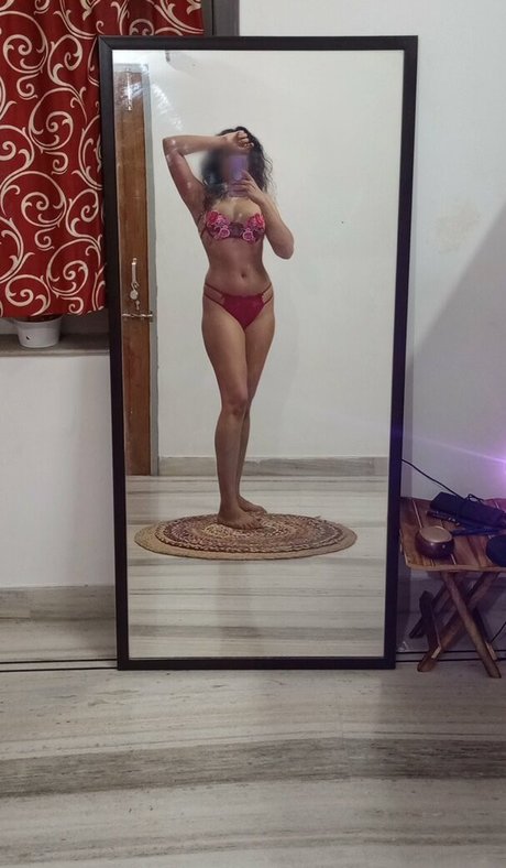 Photo nue de fuite OnlyFans de Feelinhothothot