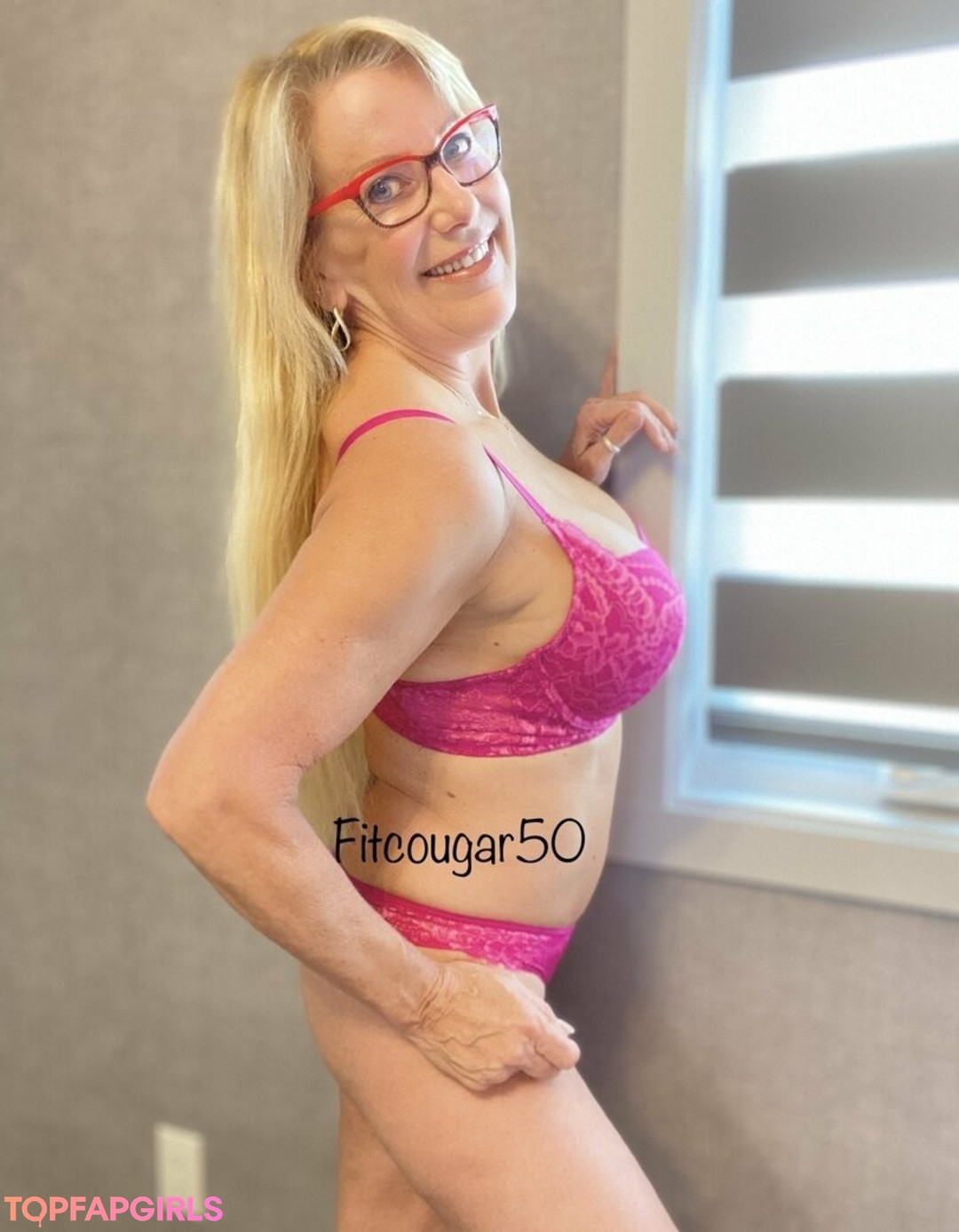 Photo nue de fuite OnlyFans de Fitcougar50 #4 Photo nue de fuite OnlyFans de Fitcougar50 #4
