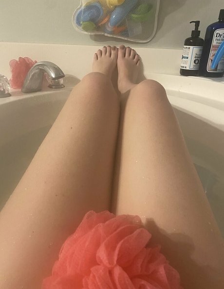 Hotwife_peachesfree