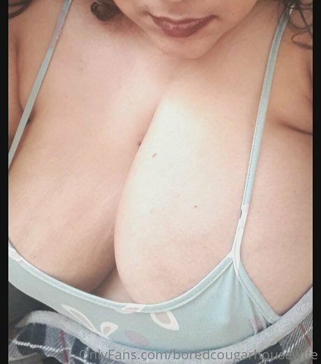 Boredcougarhousewife