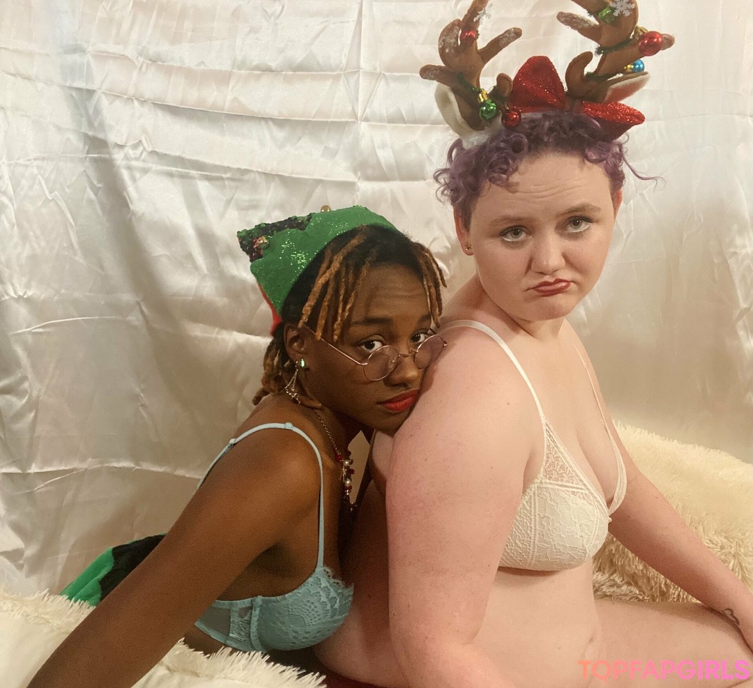 Photo nue de fuite OnlyFans de Hunnybeesarecool #23 Photo nue de fuite OnlyFans de Hunnybeesarecool #23