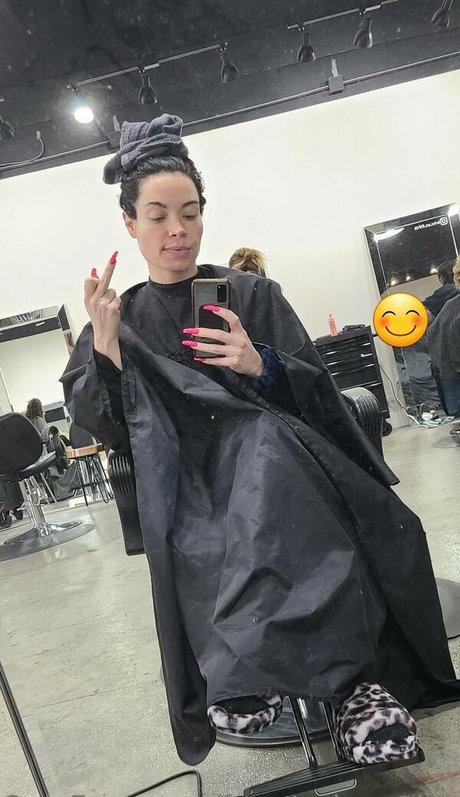 Freetobeexhibitionist