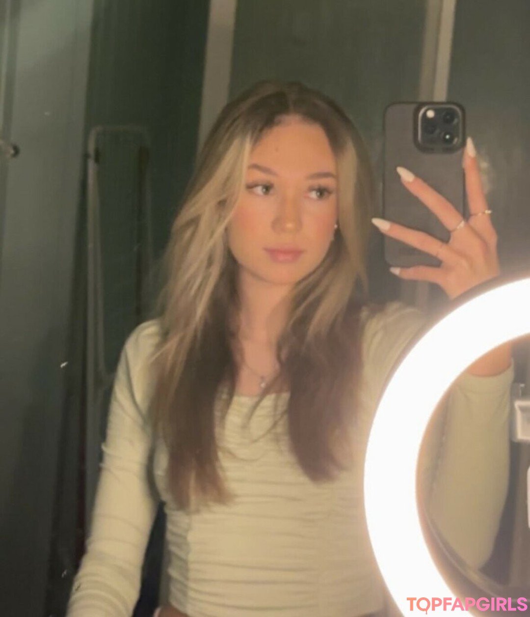 Photo nue de fuite OnlyFans de Angipangin #13 Photo nue de fuite OnlyFans de Angipangin #13