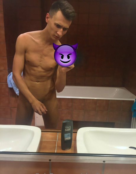 Photo nue de fuite OnlyFans de Charliedeanporn