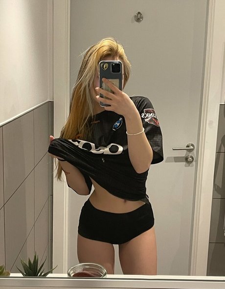 Photo nue de fuite OnlyFans de Ivyowowo
