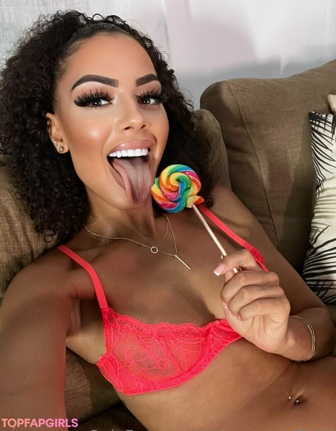 Photo nue de fuite OnlyFans de Miamoonofficial #27 Photo nue de fuite OnlyFans de Miamoonofficial #27