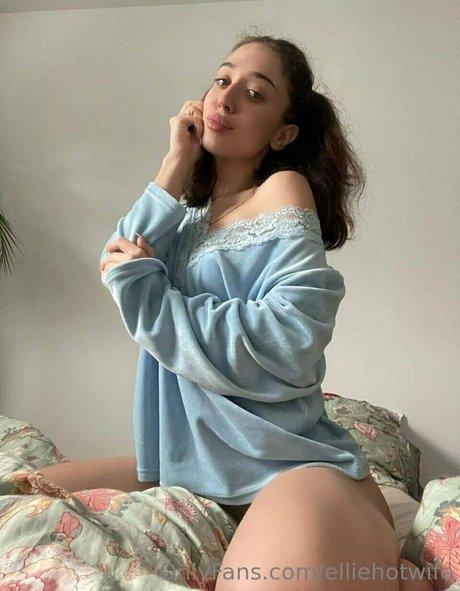 Elliehotwife