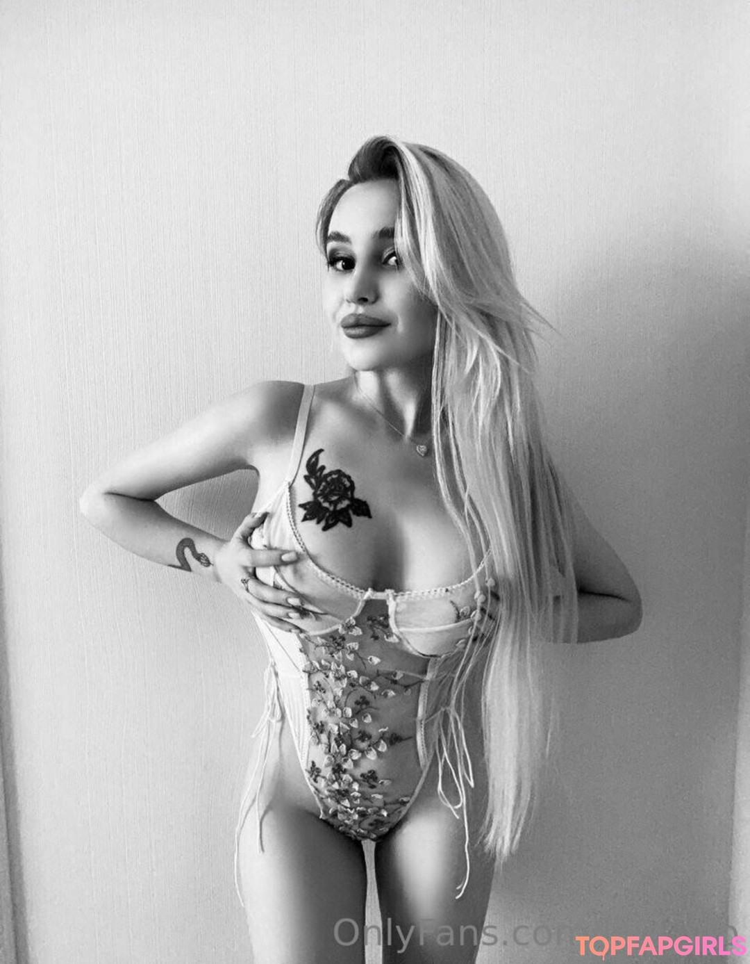 Photo nue de fuite OnlyFans de Liyabarbiyour #32 Photo nue de fuite OnlyFans de Liyabarbiyour #32