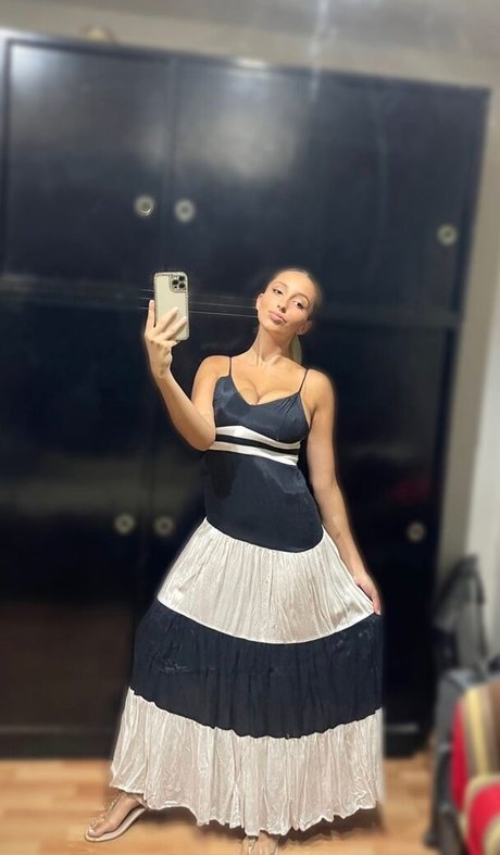 Photo nue de fuite OnlyFans de Bustyana