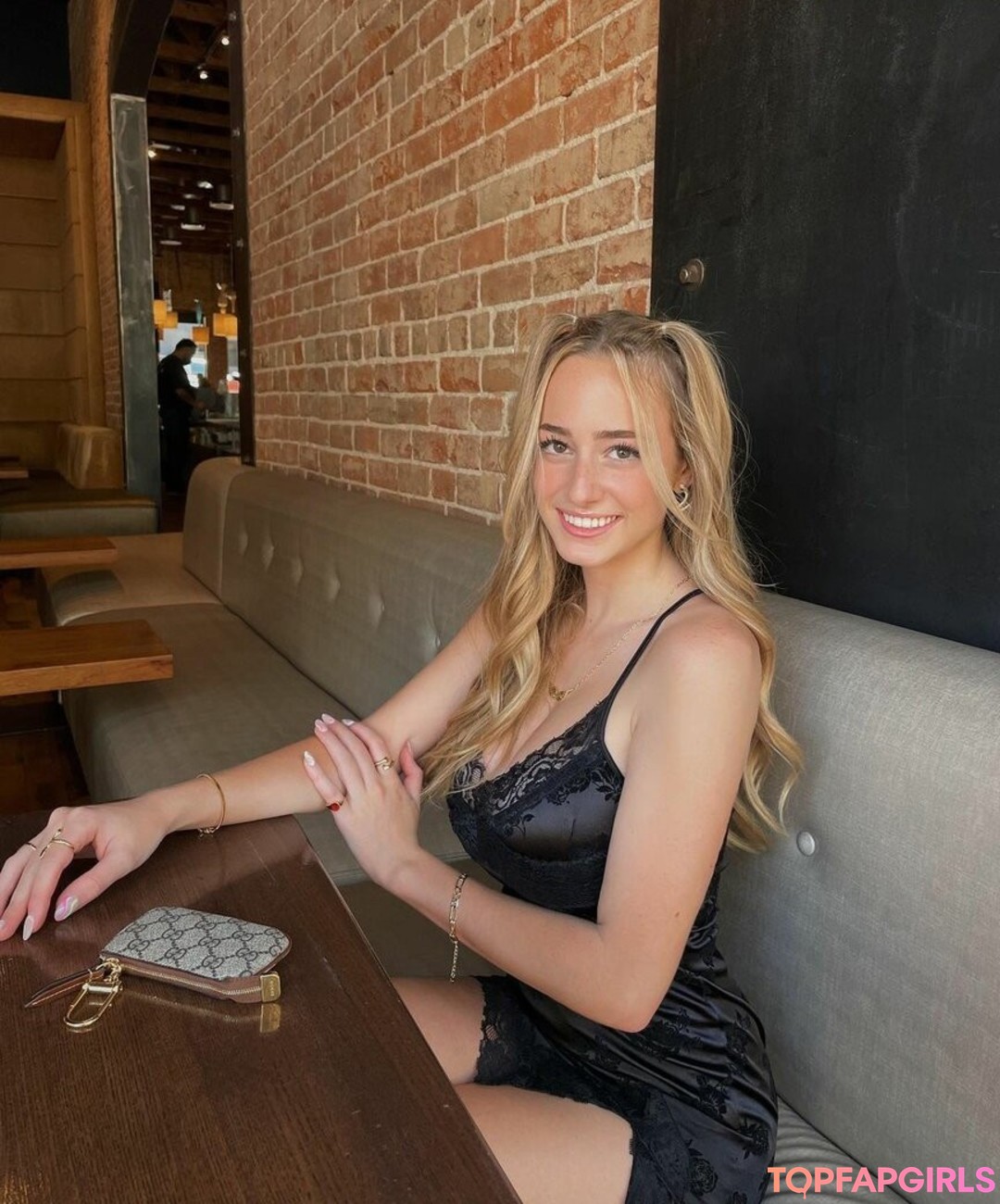 Photo nue de fuite OnlyFans de Charlotte Bregman #59 Photo nue de fuite OnlyFans de Charlotte Bregman #59