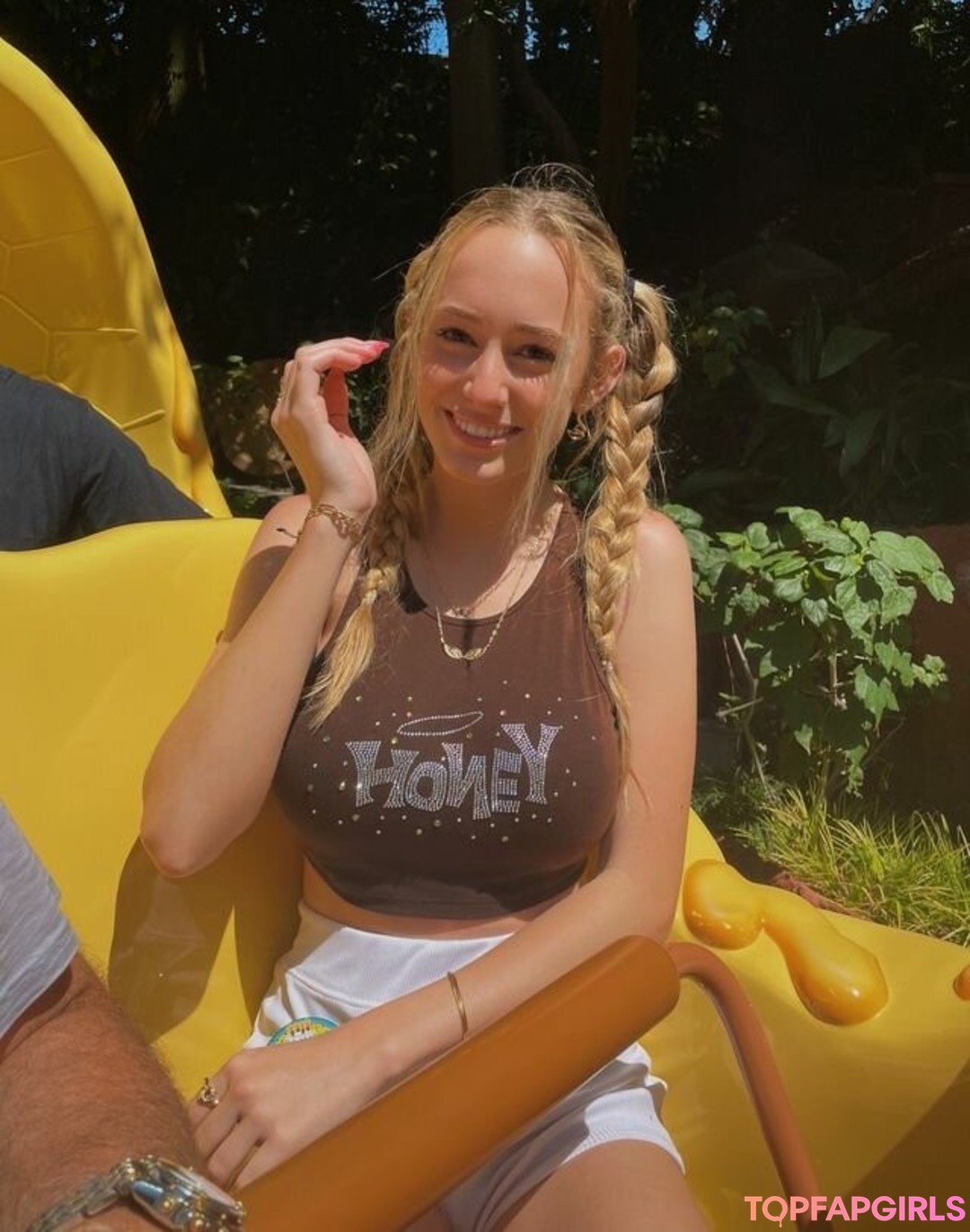 Photo nue de fuite OnlyFans de Charlotte Bregman #75 Photo nue de fuite OnlyFans de Charlotte Bregman #75