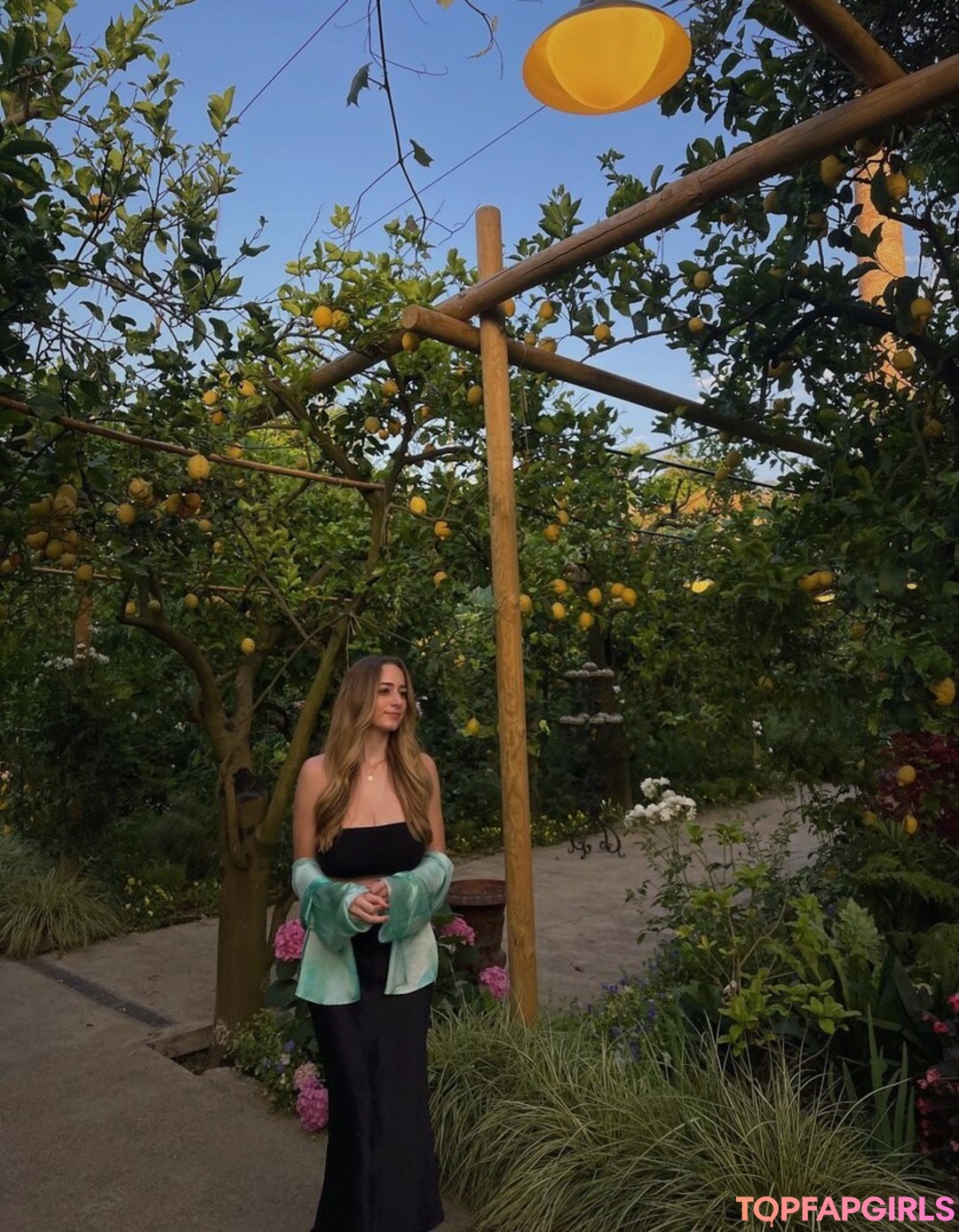 Photo nue de fuite OnlyFans de Charlotte Bregman #85 Photo nue de fuite OnlyFans de Charlotte Bregman #85