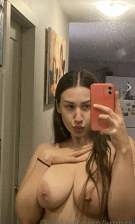 Photo nue de fuite OnlyFans de Ambzzzie
