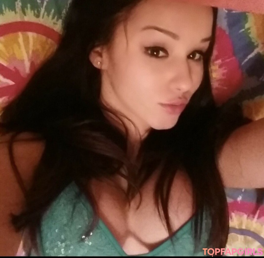 Photo nue de fuite OnlyFans de Nevalone #1 Photo nue de fuite OnlyFans de Nevalone #1